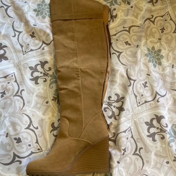 Havannah Wedge Boots - Picture 4 of 6